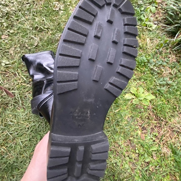 Italian Patent Leather Boots - Picture 3 of 4